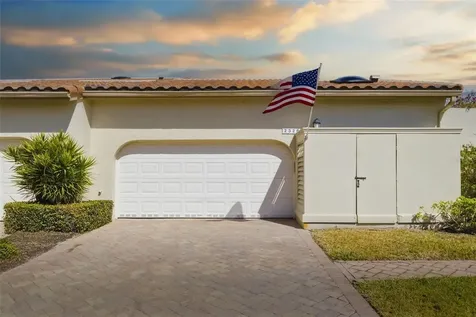 2326 Harbour Oaks Drive Longboat Key FL 34228