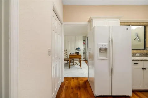 2326 Harbour Oaks Drive Longboat Key FL 34228