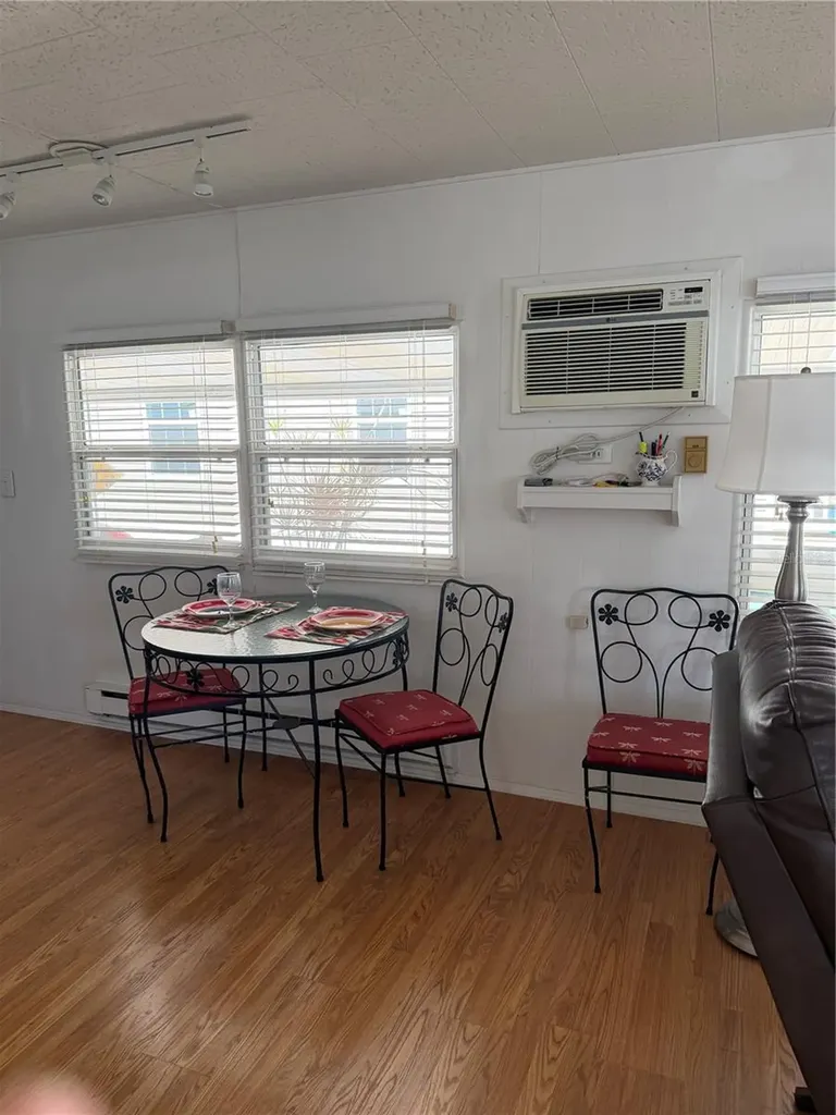 1040 Main Street Dunedin FL 34698
