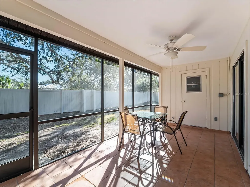 4668 Oak Hill Lane Sarasota FL 34232