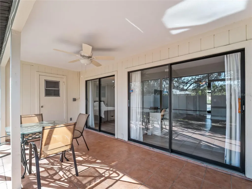4668 Oak Hill Lane Sarasota FL 34232