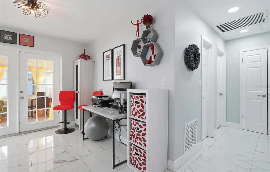 5718 18th Avenue N St Petersburg FL 33710