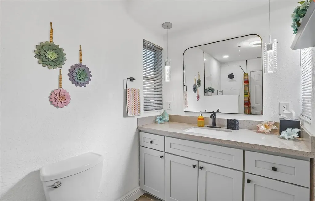 5718 18th Avenue N St Petersburg FL 33710