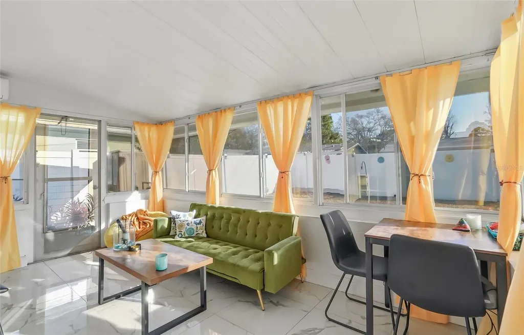 5718 18th Avenue N St Petersburg FL 33710