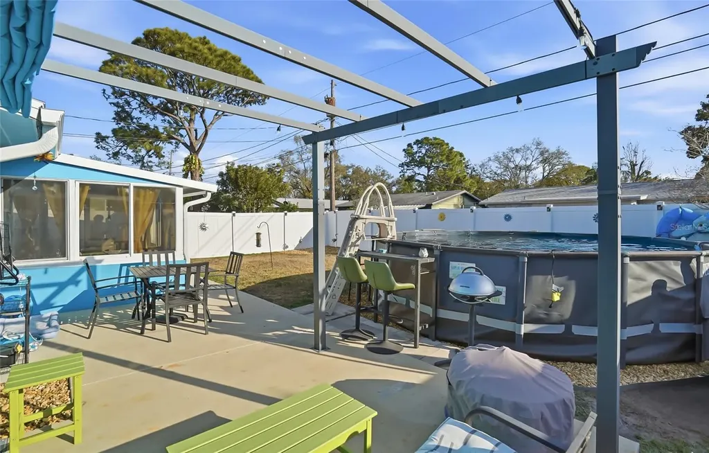 5718 18th Avenue N St Petersburg FL 33710