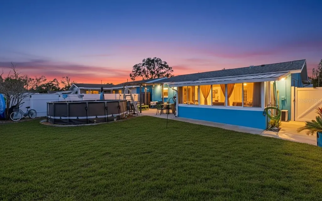 5718 18th Avenue N St Petersburg FL 33710