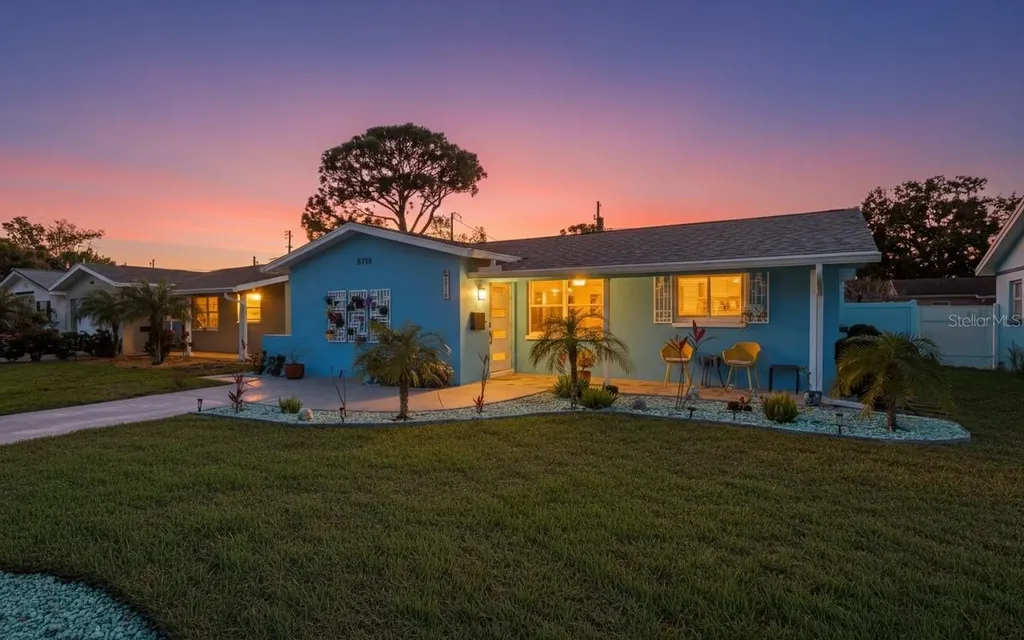 5718 18th Avenue N St Petersburg FL 33710