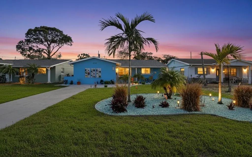 5718 18th Avenue N St Petersburg FL 33710
