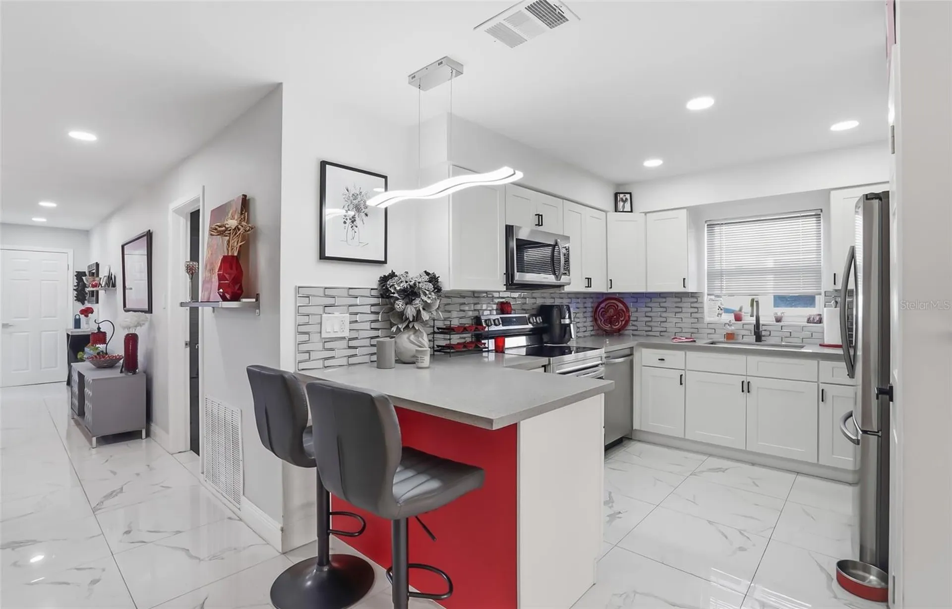 5718 18th Avenue N St Petersburg FL 33710