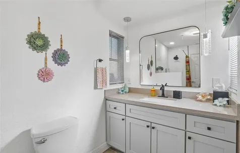 5718 18th Avenue N St Petersburg FL 33710