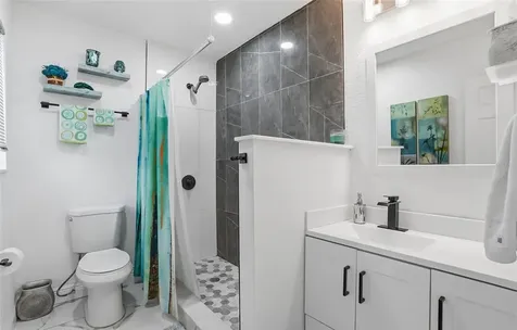 5718 18th Avenue N St Petersburg FL 33710