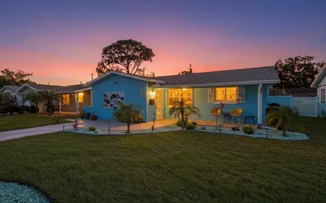 5718 18th Avenue N St Petersburg FL 33710