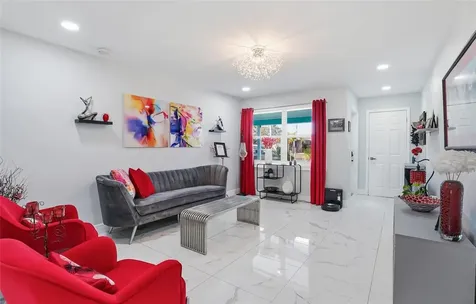 5718 18th Avenue N St Petersburg FL 33710