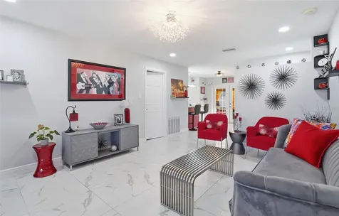 5718 18th Avenue N St Petersburg FL 33710