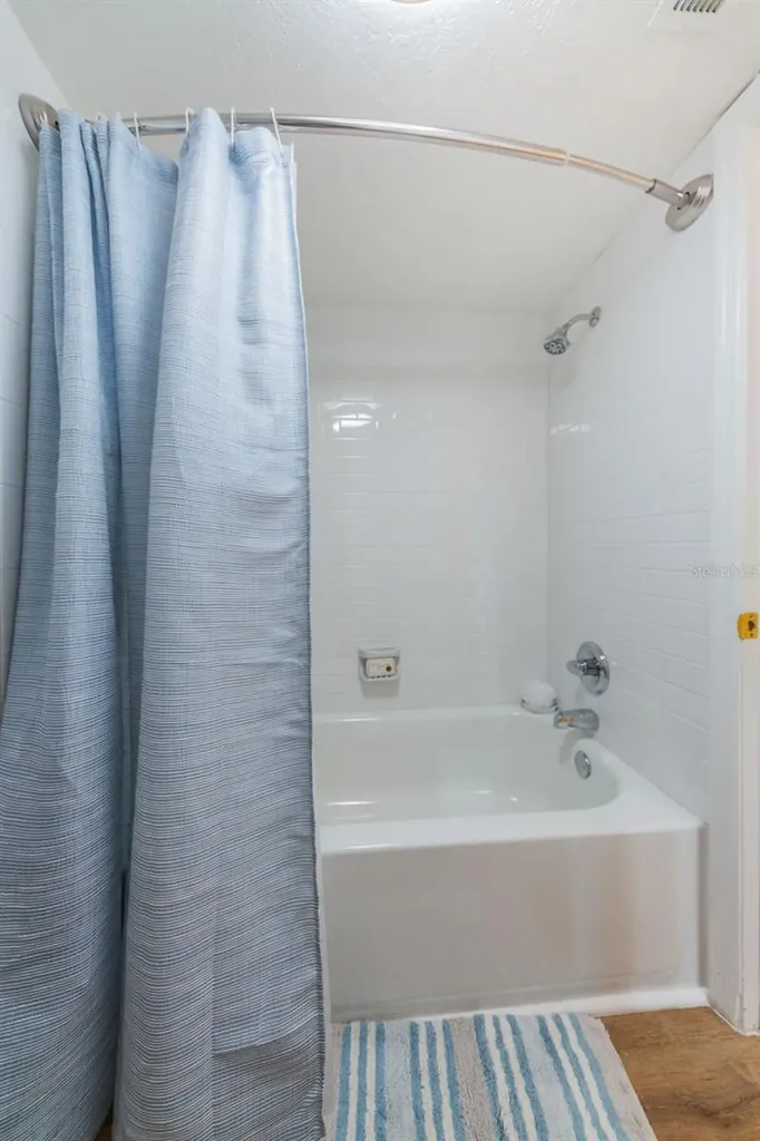 5175 Coquina Key Drive SE St Petersburg FL 33705