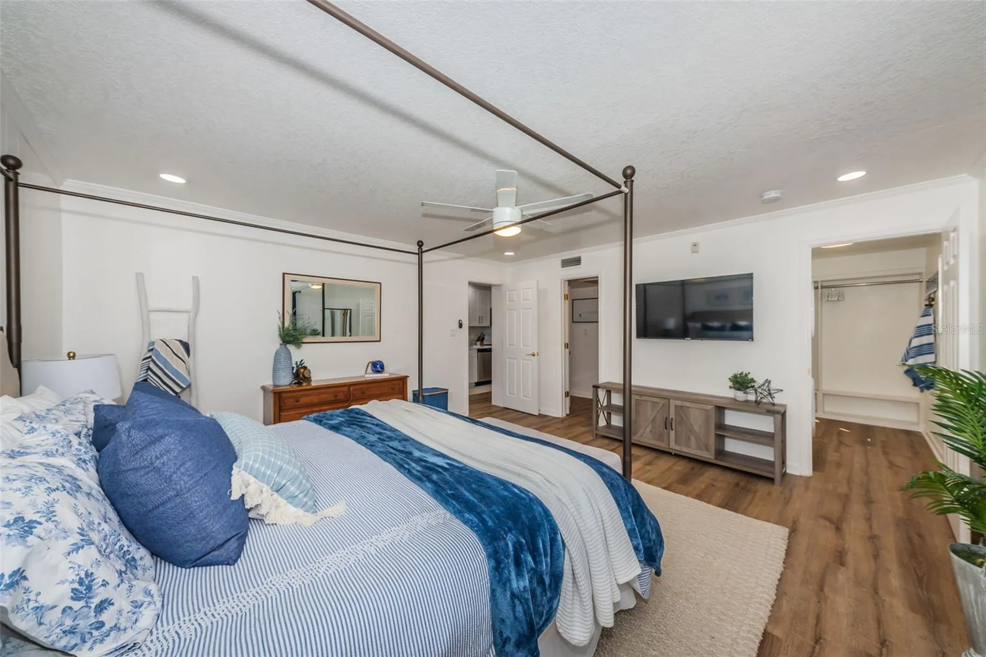5175 Coquina Key Drive SE St Petersburg FL 33705