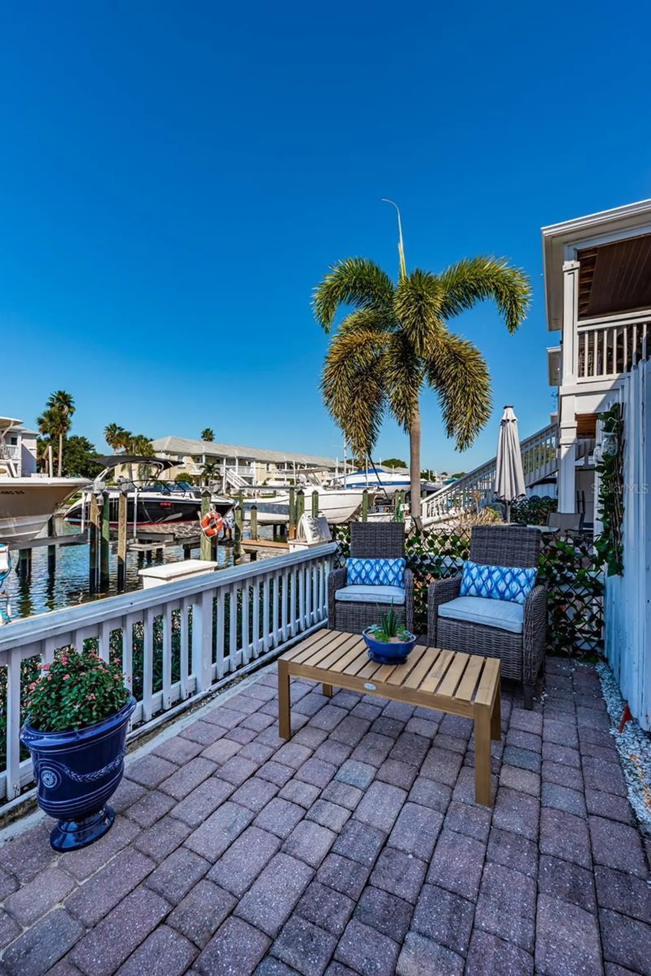 5175 Coquina Key Drive SE St Petersburg FL 33705