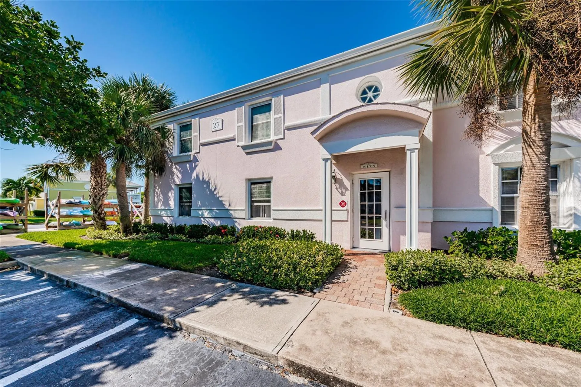 5175 Coquina Key Drive SE St Petersburg FL 33705