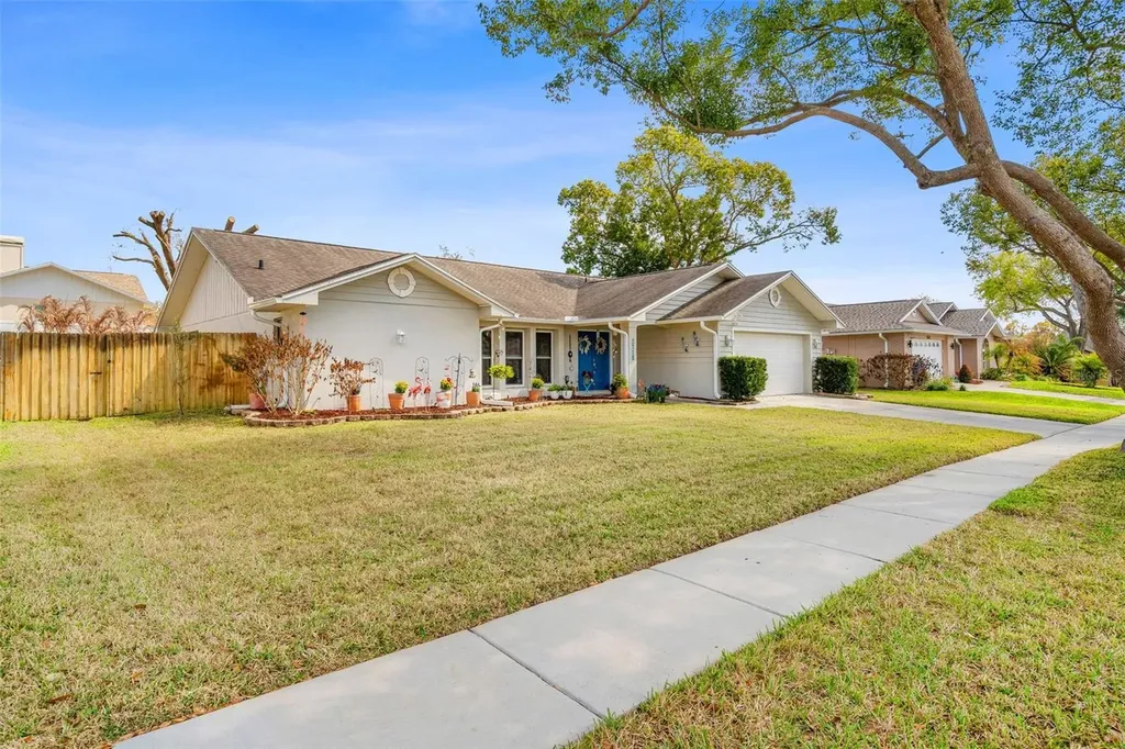 2715 Berryknoll Place Valrico FL 33596