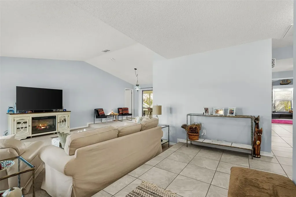 2715 Berryknoll Place Valrico FL 33596