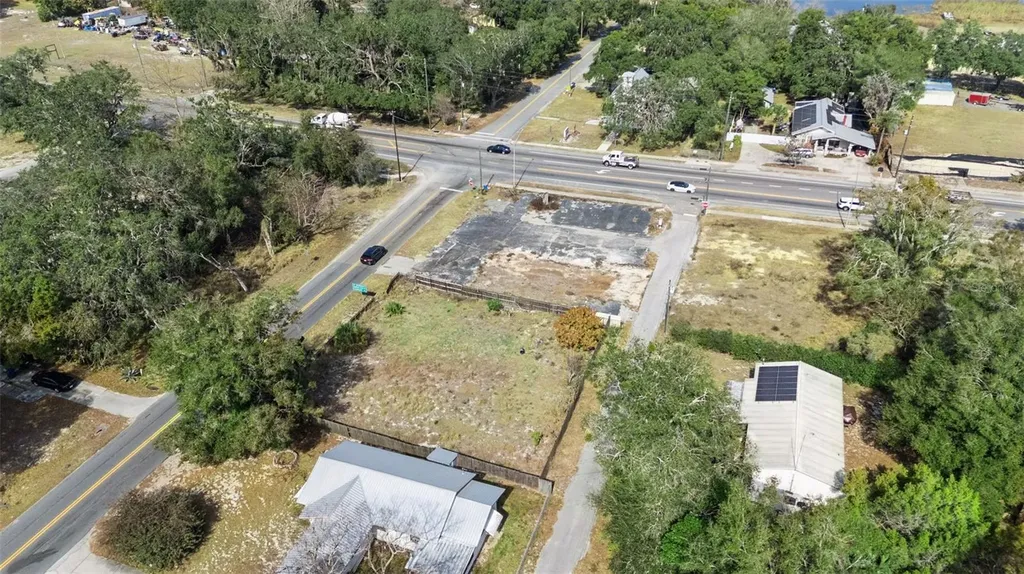 331 W Myers Boulevard Mascotte FL 34753