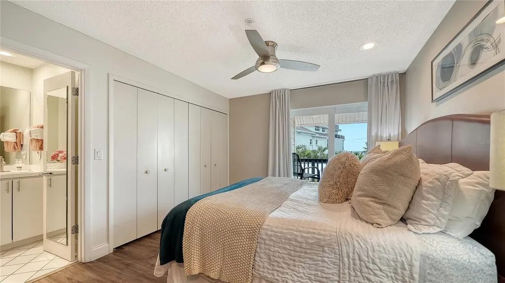 5610 Avenida Del Mare Sarasota FL 34242