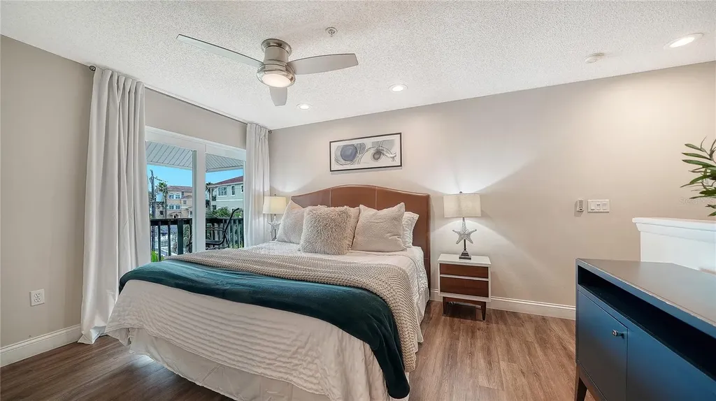 5610 Avenida Del Mare Sarasota FL 34242