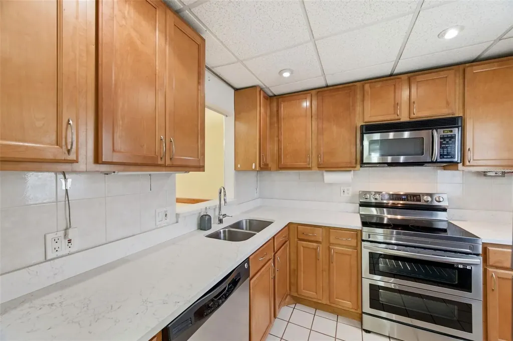 11485 Oakhurst Road Largo FL 33774