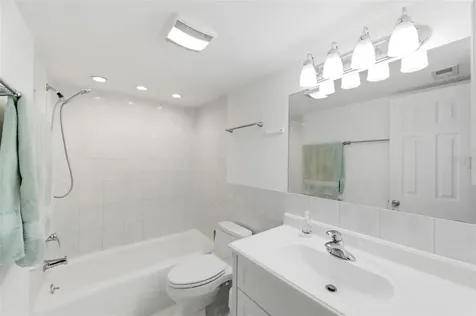 11485 Oakhurst Road Largo FL 33774