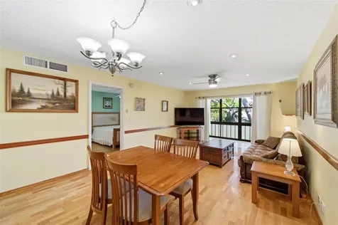 11485 Oakhurst Road Largo FL 33774