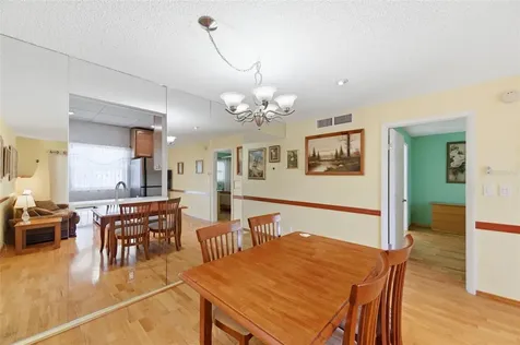 11485 Oakhurst Road Largo FL 33774