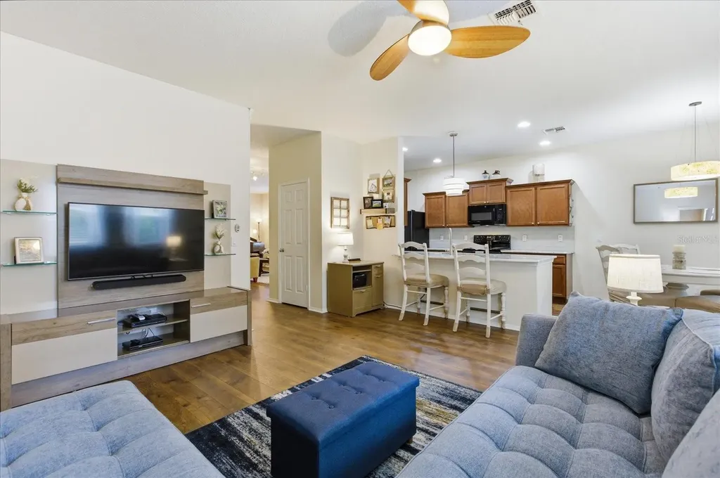 20900 Oldenburg Loop Mount Dora FL 32757