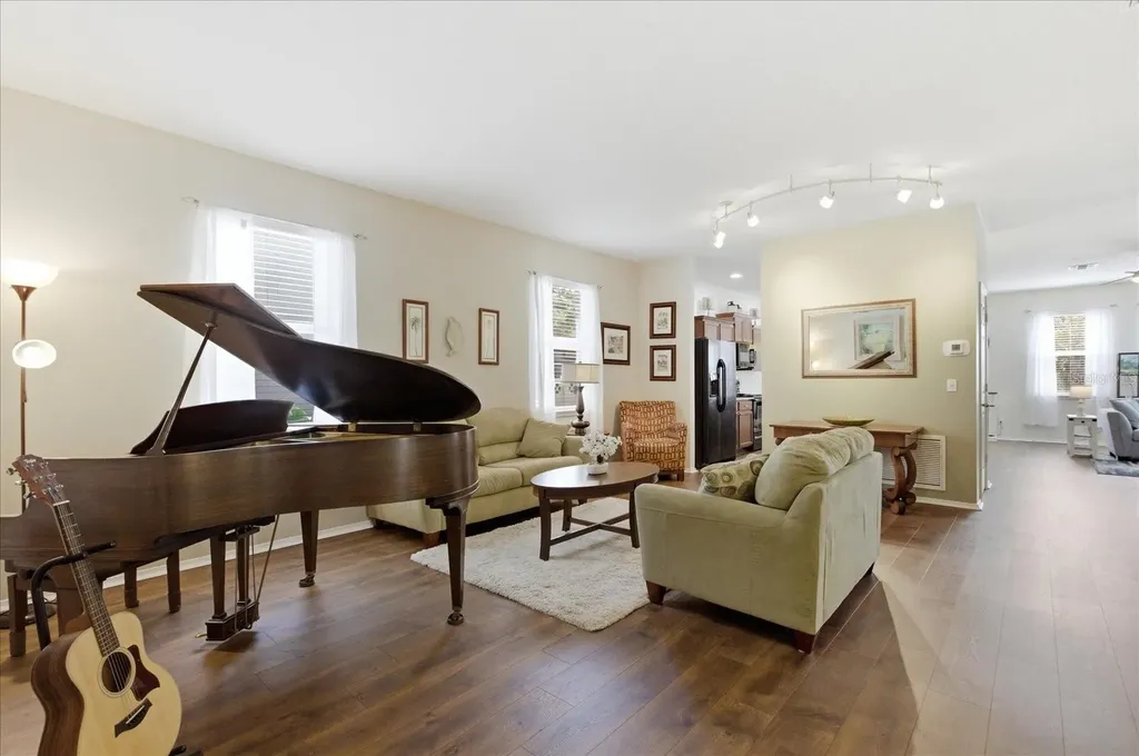 20900 Oldenburg Loop Mount Dora FL 32757