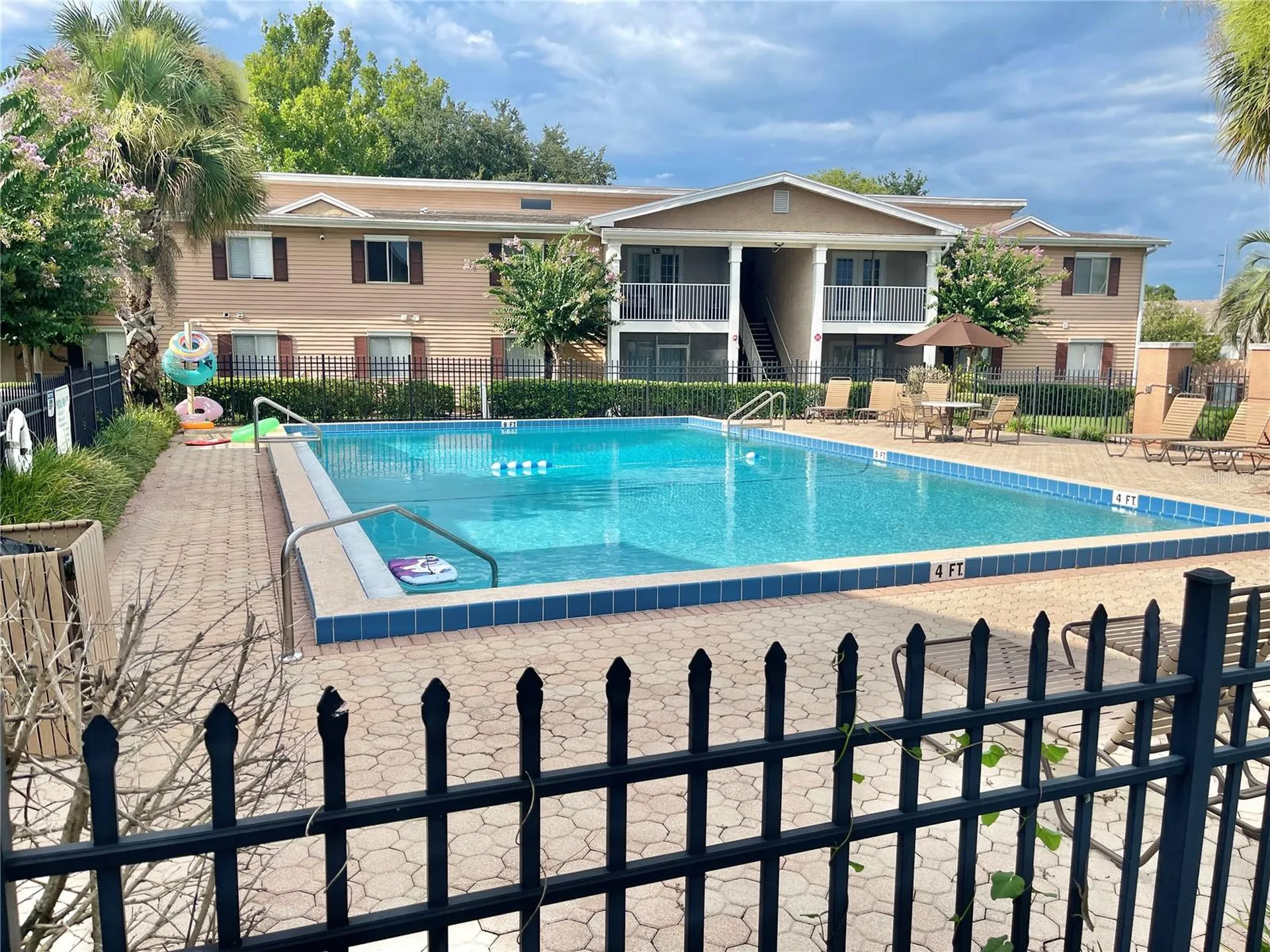 145 N Pearl Lake Causeway Altamonte Springs FL 32714