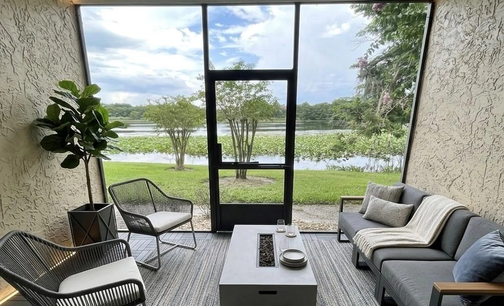145 N Pearl Lake Causeway Altamonte Springs FL 32714
