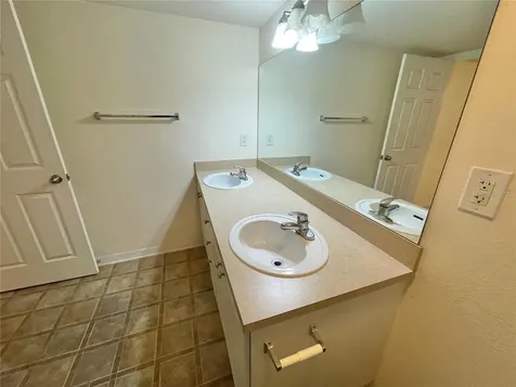 145 N Pearl Lake Causeway Altamonte Springs FL 32714