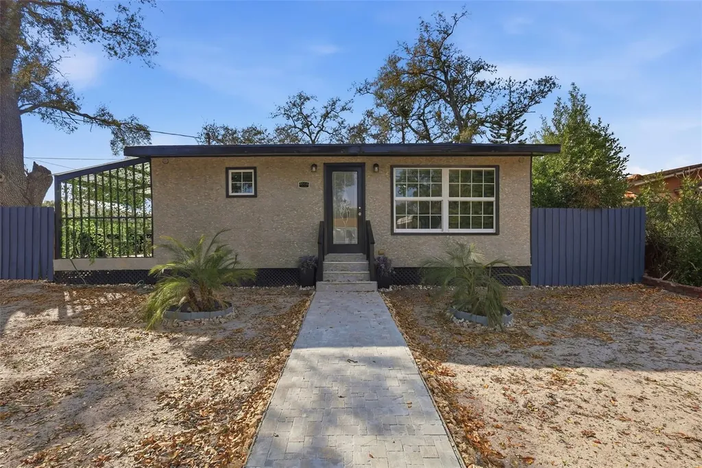 8514 N Branch Avenue Tampa FL 33604