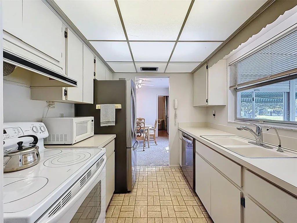 1446 Queen Anne Boulevard Palm Harbor FL 34684