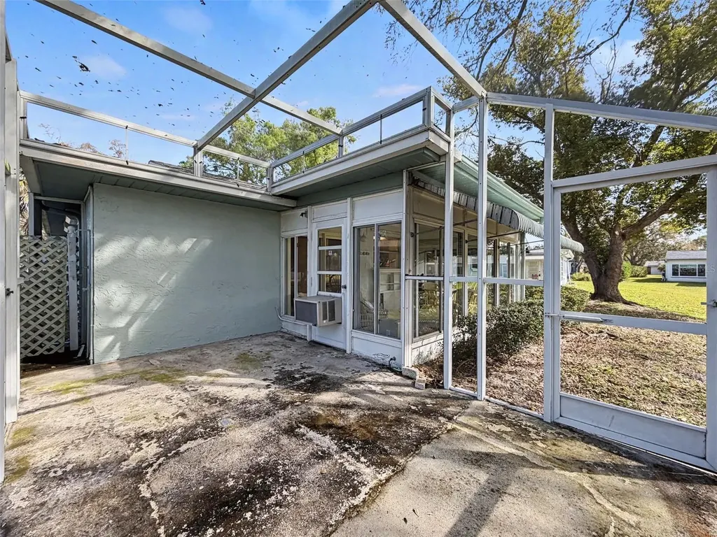 1446 Queen Anne Boulevard Palm Harbor FL 34684