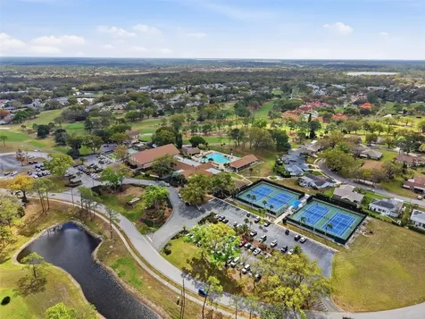 1446 Queen Anne Boulevard Palm Harbor FL 34684
