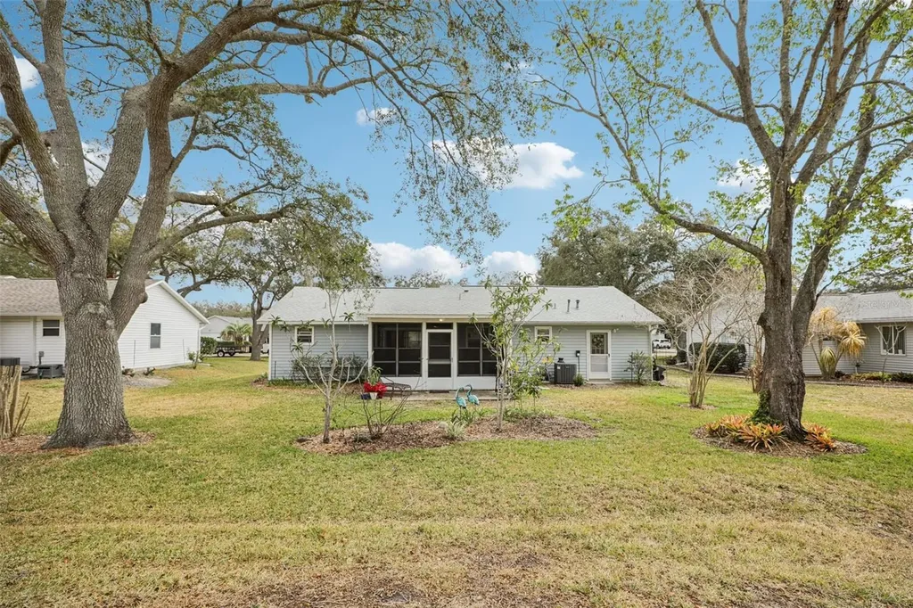 1625 New Abbey Avenue Leesburg FL 34788