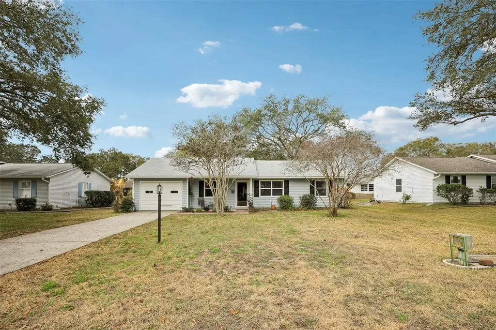 1625 New Abbey Avenue Leesburg FL 34788