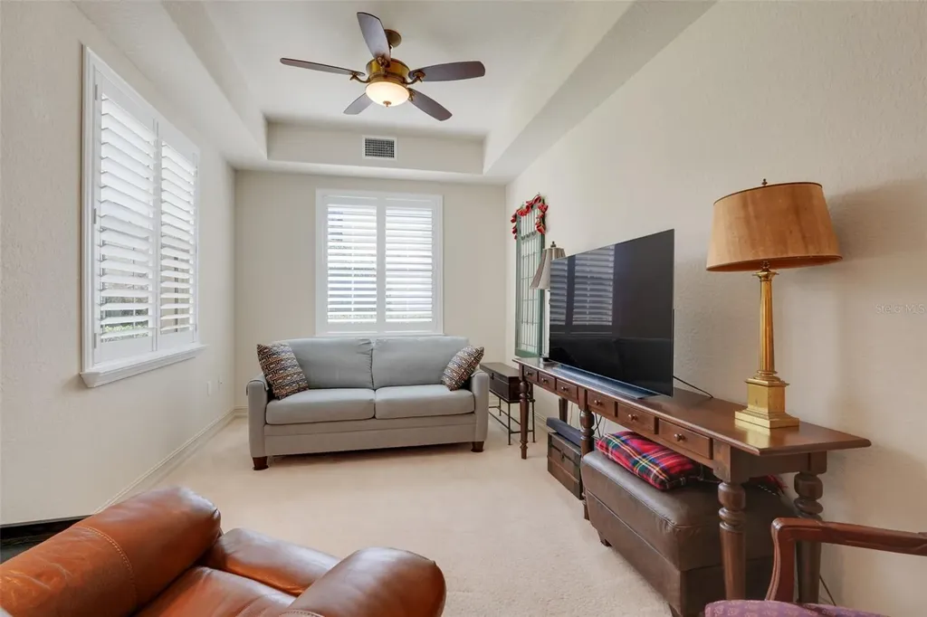 26206 Avenida Las Colinas Howey In The Hills FL 34737
