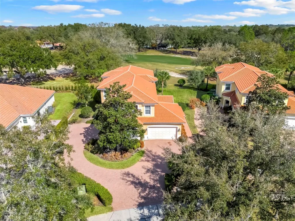 26206 Avenida Las Colinas Howey In The Hills FL 34737