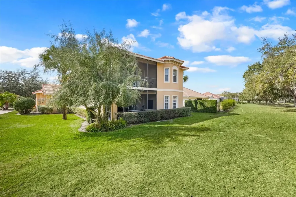 26206 Avenida Las Colinas Howey In The Hills FL 34737