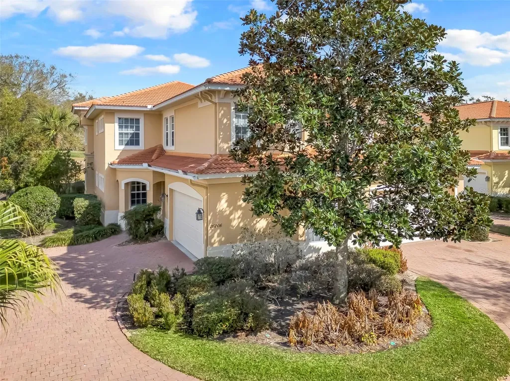 26206 Avenida Las Colinas Howey In The Hills FL 34737