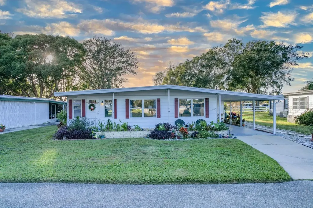 2122 Oak Grove Drive Zellwood FL 32798