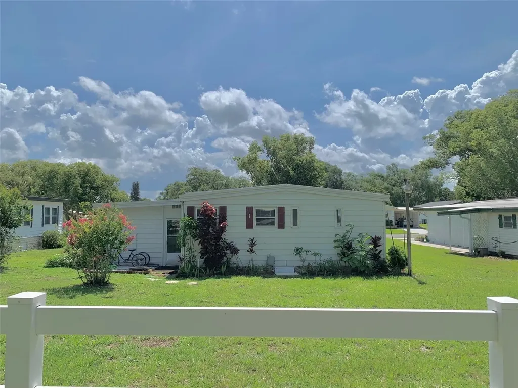 2122 Oak Grove Drive Zellwood FL 32798