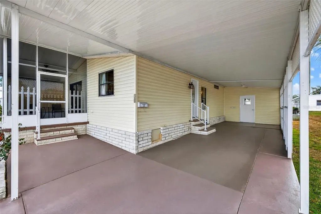 7880 54th Avenue N St Petersburg FL 33709