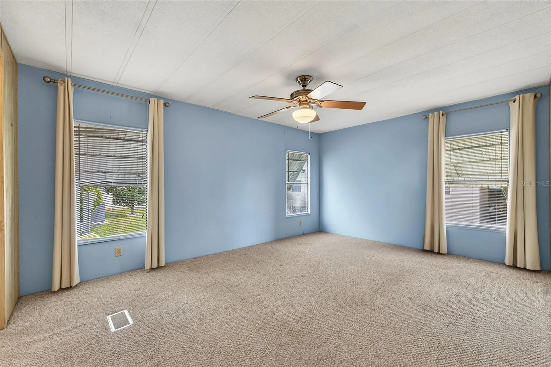 7880 54th Avenue N St Petersburg FL 33709